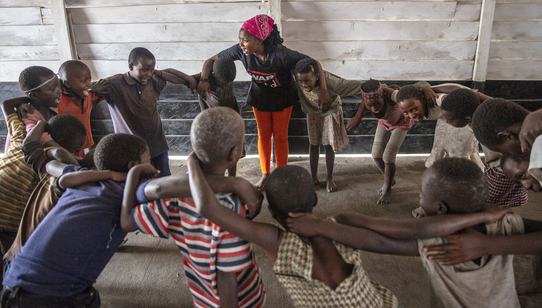 Kinderen leren hun toekomst op te bouwen in groepssessies met War Child in DR Congo_psychosociale steun_180628